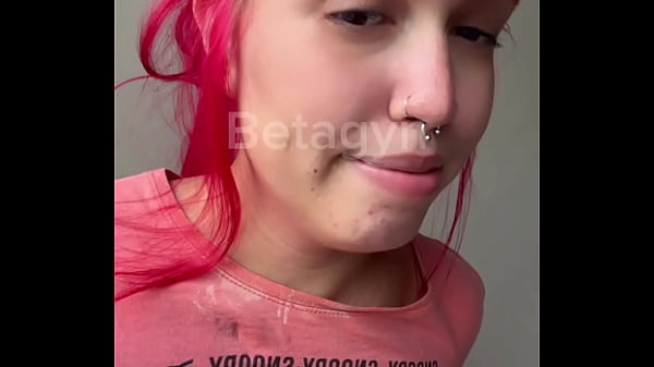 Chamei o vizinho pra casa e ele me fodeu enquanto meu marido tinha saido