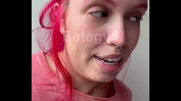 Chamei o vizinho pra casa e ele me fodeu enquanto meu marido tinha saido