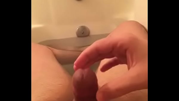 Peeing and jacking off same time