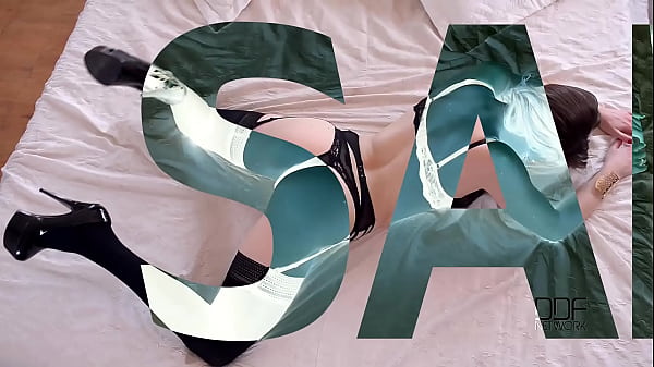 British College Babe Stuffs Double Dong in Pussy and Asshole