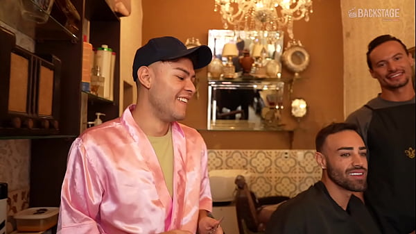 Play MP4 - Bastidores - Matheuz Henk & Alisson Andersen & Hanry Onlyjapa - Bareback &lpar;Barbearia Meninos - Barba&comma; Cabelo e Prazer&rpar;