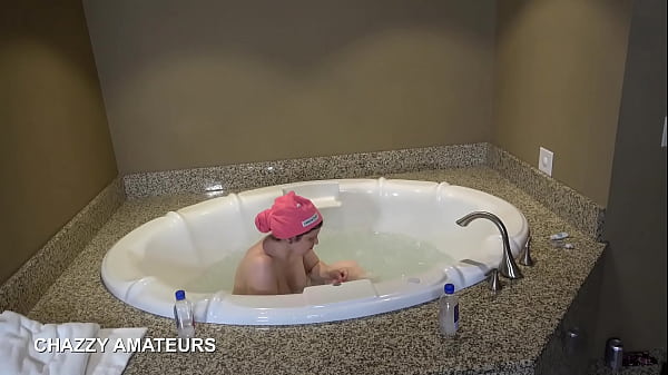 Juliette love and artemesia bathe together