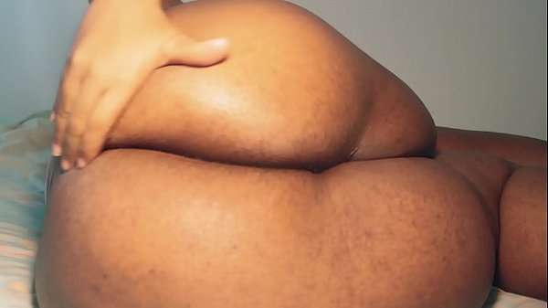 Big Mommy Showing Her Butthole And Rubbing Her Sweet Pussy Until Reaches A Wet Orgasm thumbnail