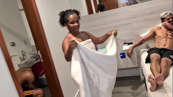 Play MP4 - Bastidores da grava&ccedil;&atilde;o da primeira vez no porno da Japonegra com muito sexo anal com Leo Ogro e Antonyvtt