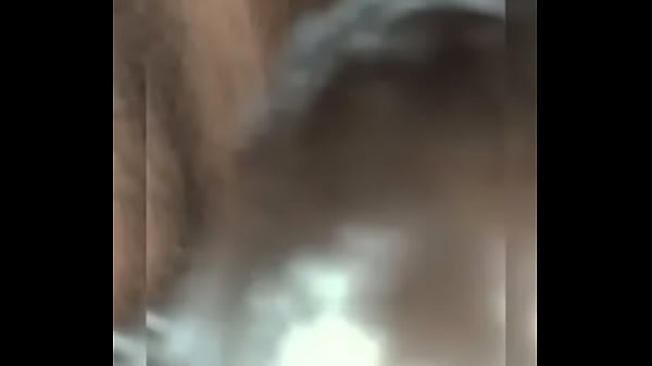 Mamando meu pau com gosto 