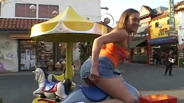 aip gwen diamond clip2 01 