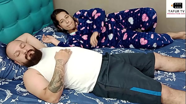 Play MP4 - Entro a la habitacion de mi ROOMMATE porque tengo frio y terminamos en gran FOLLADA - PUSSY FUCK HISTORIA COMPLETA