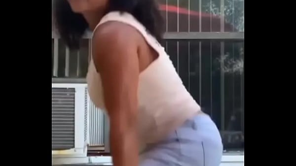 Se&ntilde_ora bailando sexy