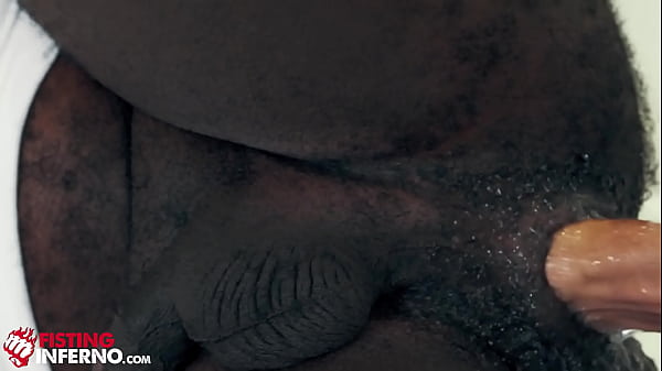 Play MP4 - Ebony Bear Gets Fixed By Vaseline And A Fist - FistingInferno