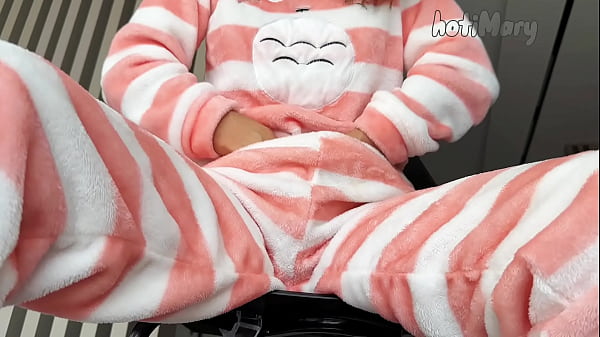 Play MP4 - horny teen masturbating pussy and orgasm