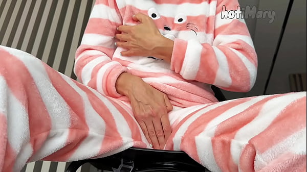 horny_teen masturbating pussy_and orgasm