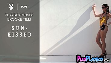 Nonton Hot Big Boobs Babe Exposed Amazing Body After Hot Striptease For The Playboy thumbnail