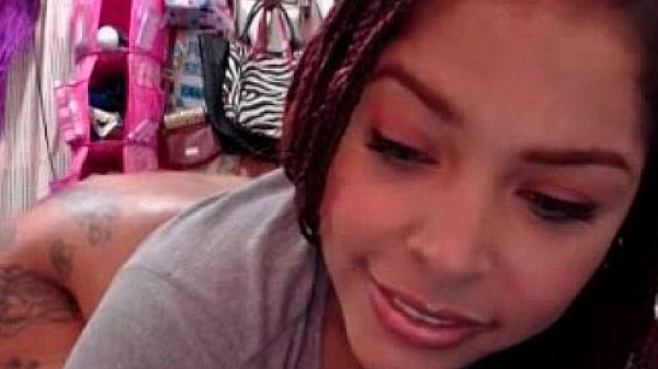 Nonton Busty Hot Teen Live On Webcam thumbnail