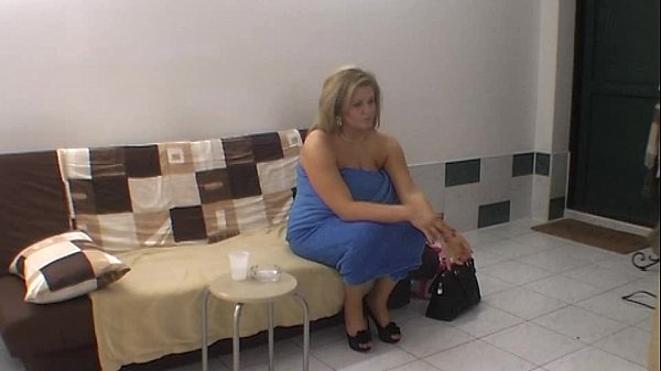 Play MP4 - Chubby lady with fat pussy fucked behind the scene