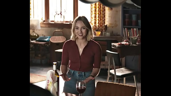 Anna Sophia Robb ass in Grosse Pointe garden society 