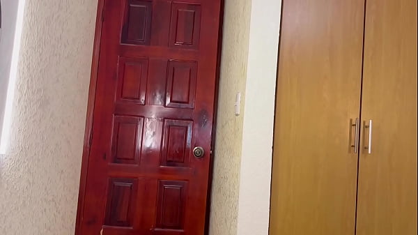 Nonton Mi Hermanastra Ten&iacute;a Pesadillas Y Se Queda Conmigo thumbnail