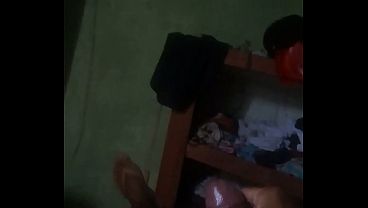 Um pai divorciado se masturbando j&aacute_ que n&atilde_o arruma xibil