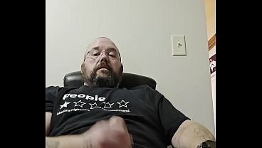 I jack off in mykitchenand cum