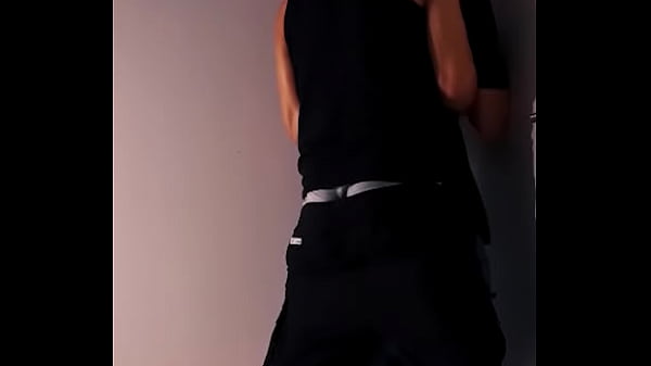 Play MP4 - Extra&ntilde;o que me seguia me folla en la puerta de mi departamento a pelo