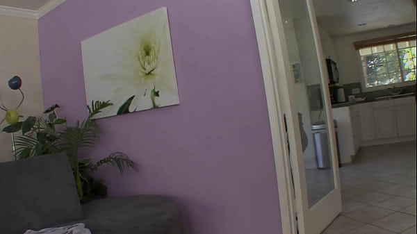 Donna Bell Takes A Cock Up The Ass In The Gym thumbnail