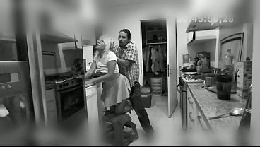 Se mete con la chica del ASEO, hIJO DE PUTA! 