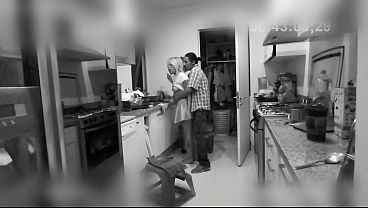 Se mete con la chica del aseo hijo de puta