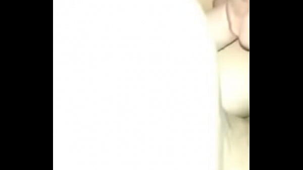 Cortico pero me mama rico la verga