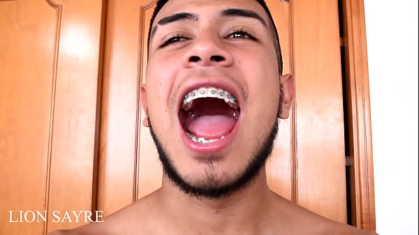 Very Large Mouth With Uvula thumbnail