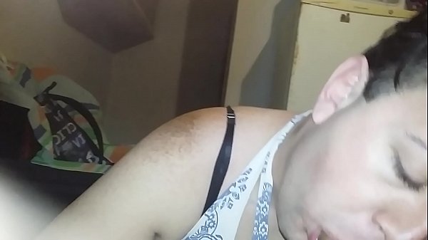 Play MP4 - Chupando gostoso o casado