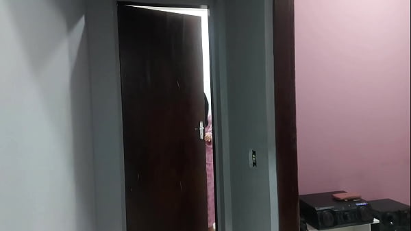 Nonton Enteado Pega Madrasta Masturbando O Cuzinho thumbnail