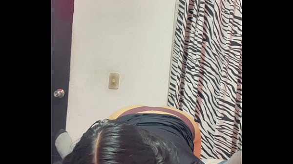 Play MP4 - Mi cu&ntilde;ada llega de una fiesta con su vestido sexy con ganas de coger