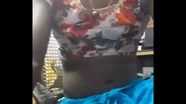 Play MP4 - raji removing saree to suck