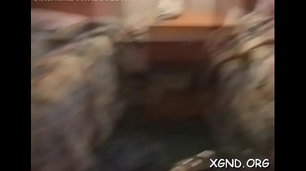 Curvy dilettante gets toyed with 