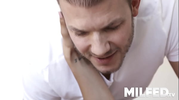 Play MP4 - Young Step Mom Needs a Great Massage