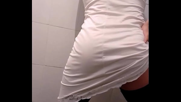 Play MP4 - Ahora me pongo sus medias&period;