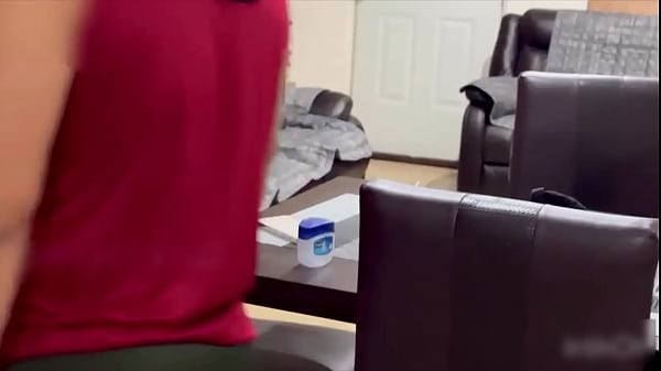 El Que Viene A Podar El Pasto En El Fraccionamiento Me Termina Follando thumbnail