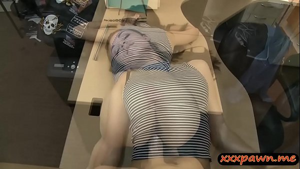 Play MP4 - Pretty babe in heels drilled by pawn man