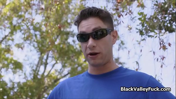 Play MP4 - Nubian princess blows big white dick by pool