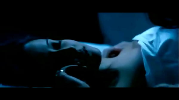Play MP4 - Raima Sen - Mirch &lpar;Outtake&rpar;
