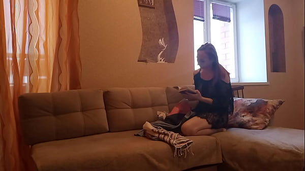 Nonton Reading A Romance Makes Her Wet thumbnail