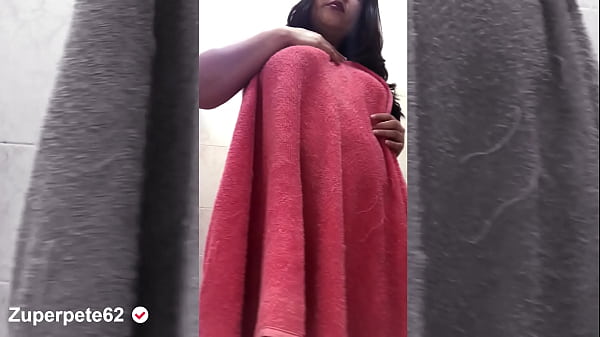 Play MP4 - Sexy culona se da una caliente ducha y ella tiene un cuerpo muy cachondo para follar todo el dia