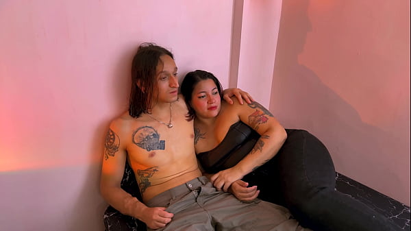 Nonton Watching Saussage Party With My Gf Ends Up With A Saussage In Her Pussy thumbnail