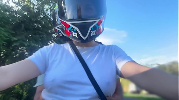 Play MP4 - Recog&iacute; Un Cliente De DIDI Sin Sost&eacute;n y Se Dio Cuenta De Mis Grandes Tetas