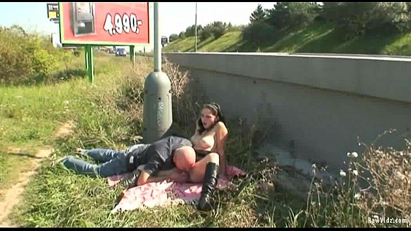Naughty Couple Public Sex_Roadside