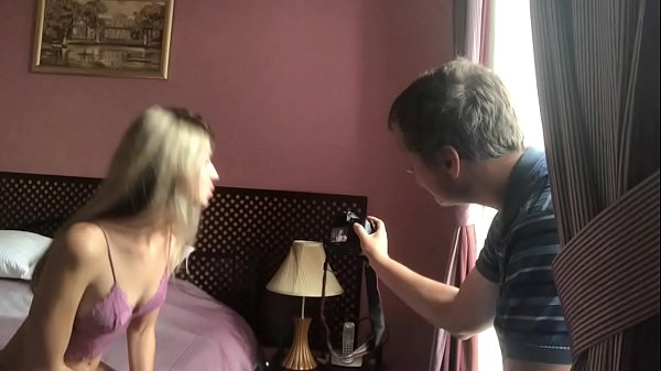 Play MP4 - Backstage photo shooting