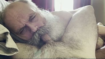 Play MP4 - Big Bearded Grandpa Sucking Cock