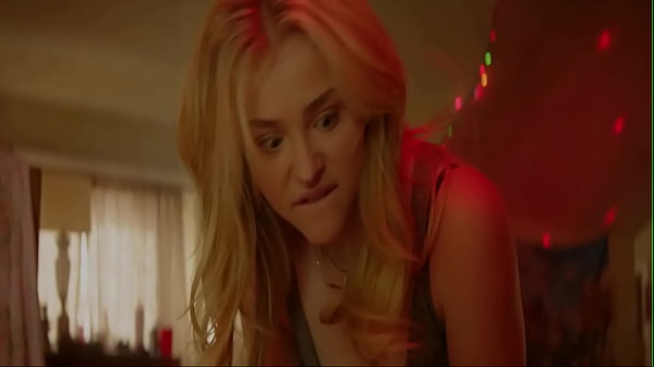 Chloë Grace Moretz Neighbors 2 Sorority Rising