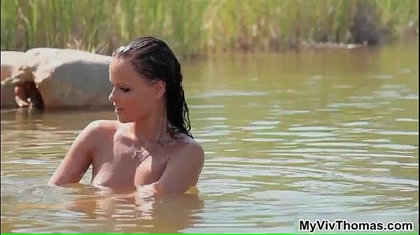 Amazing Blue Nagelmasturbating