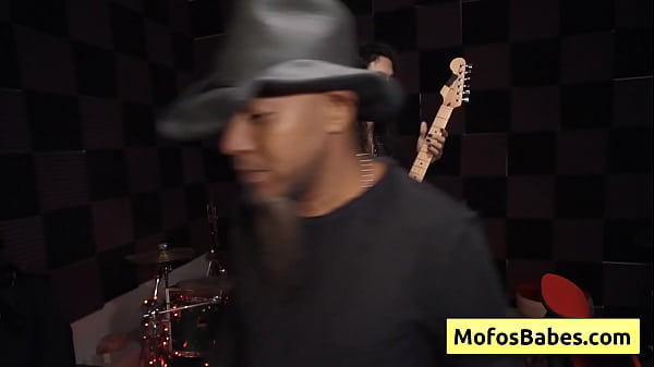 Sexy_natural_busty brunette slut fuck_the engineer guy from a_rock band Nia Bleu Brett Maker