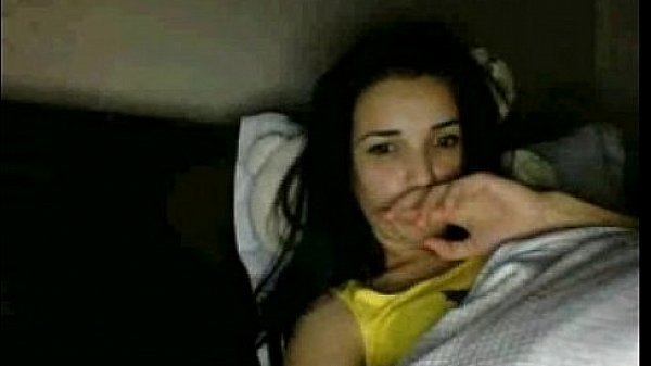 Nonton Sexy Busty Brunette Teen Masturbates On The Bed thumbnail